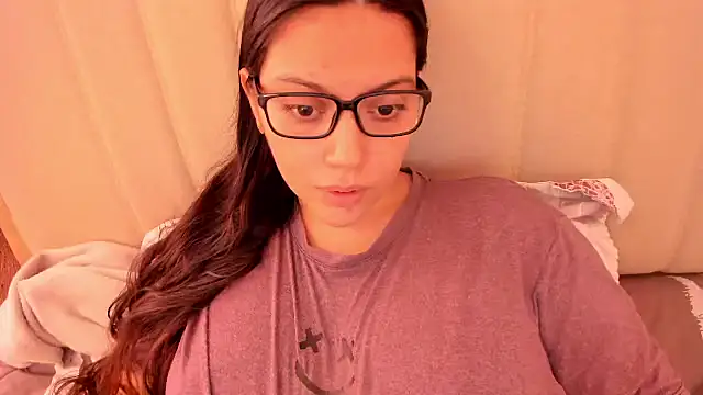 Snapshot of roniewester chatting on October 19, 2:53 pm roniewester online show from October 19, 2:53 pm