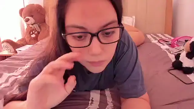 Snapshot of roniewester chatting on June 24, 3:54 pm roniewester online show from June 24, 3:54 pm