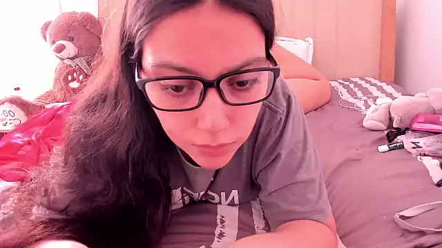 Snapshot of roniewester chatting on May 18, 2:44 pm roniewester online show from May 18, 2:44 pm