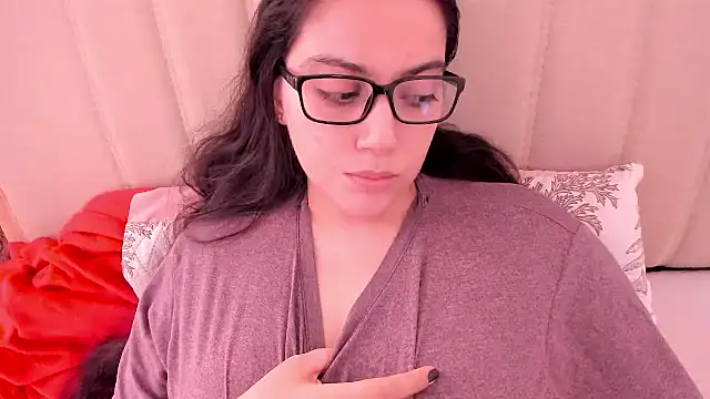 Snapshot of roniewester chatting on July 7, 4:54 pm roniewester online show from July 7, 4:54 pm