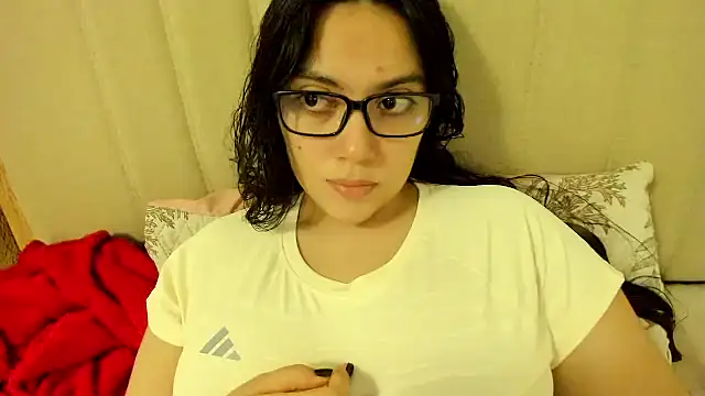 Snapshot of roniewester chatting on July 5, 11:55 pm roniewester online show from July 5, 11:55 pm