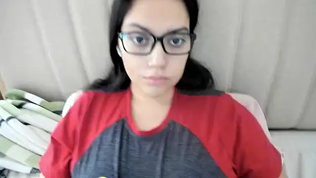 Snapshot of roniewester chatting on October 11, 11:33 am roniewester online show from October 11, 11:33 am