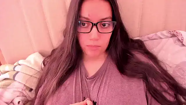 Snapshot of roniewester chatting on April 19, 2:29 pm roniewester online show from April 19, 2:29 pm
