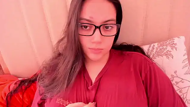 Snapshot of roniewester chatting on June 15, 3:34 pm roniewester online show from June 15, 3:34 pm