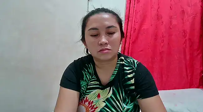 Snapshot of LalaiAsian chatting on February 14, 4:41 pm LalaiAsian online show from February 14, 4:41 pm