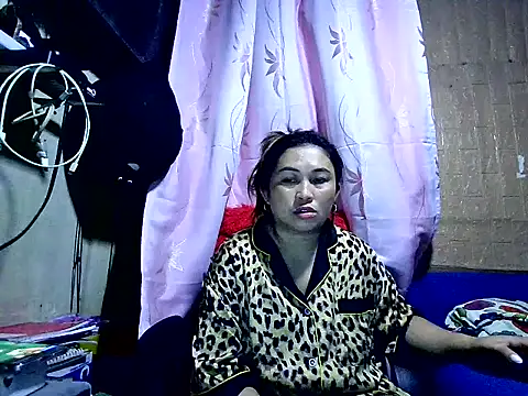 Snapshot of LalaiAsian chatting on June 19, 3:40 pm LalaiAsian online show from June 19, 3:40 pm