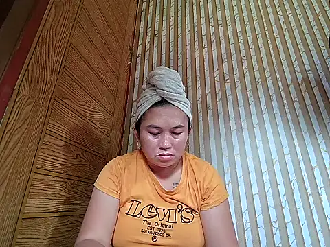 Snapshot of LalaiAsian chatting on February 12, 6:57 am LalaiAsian online show from February 12, 6:57 am