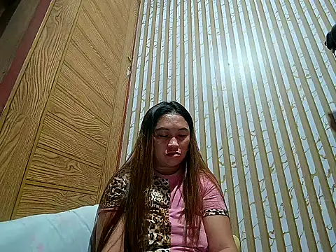 Snapshot of LalaiAsian chatting on February 22, 4:19 pm LalaiAsian online show from February 22, 4:19 pm