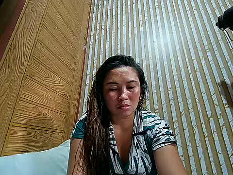 Snapshot of LalaiAsian chatting on February 23, 6:25 am LalaiAsian online show from February 23, 6:25 am