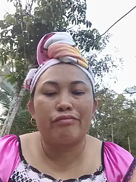 LalaiAsian online show from March 22, 9:11 am