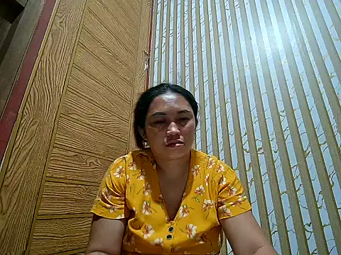 Snapshot of LalaiAsian chatting on December 19, 3:47 pm LalaiAsian online show from December 19, 3:47 pm