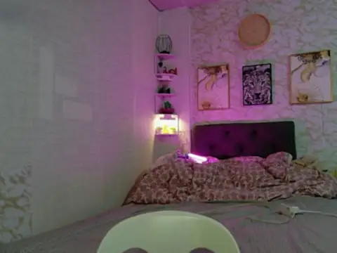 Hebefemme online show from March 6, 6:58 pm