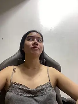 Hebefemme online show from February 18, 11:06 am