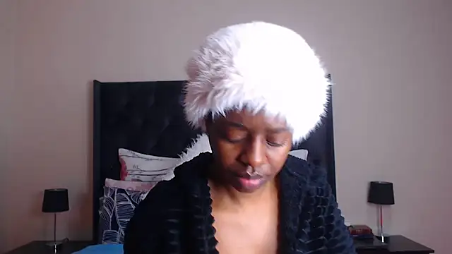 Snapshot of Sexynaughty_Gal chatting on July 15, 9:55 pm Sexynaughty Gal online show from July 15, 9:55 pm