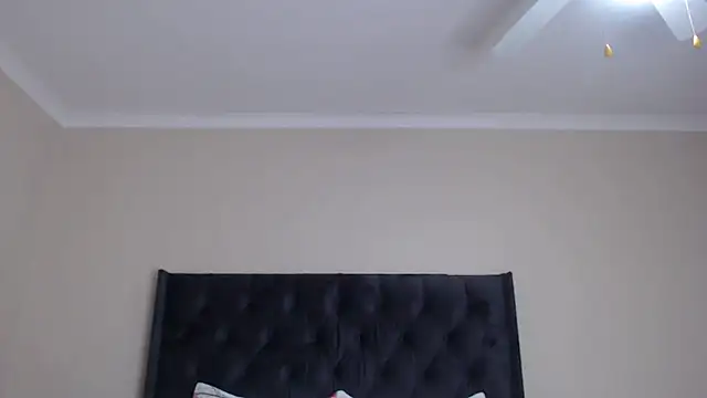Snapshot of Sexynaughty_Gal chatting on June 12, 7:33 pm Sexynaughty Gal online show from June 12, 7:33 pm
