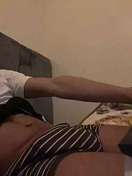 reyadXxxx online show from April 8, 12:01 am