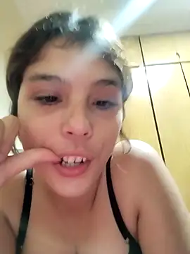 mariamac420 online show from April 8, 5:09 am