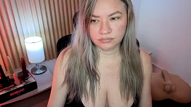 MarianL0ve online show from November 3, 10:41 am