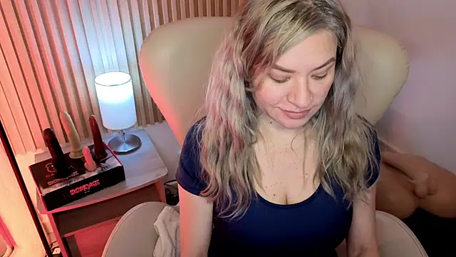 MarianL0ve online show from October 19, 12:41 pm