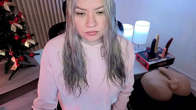 MarianL0ve online show from December 21, 12:18 pm