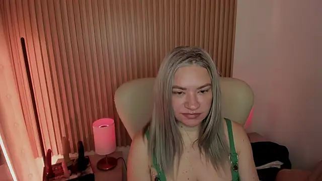 MarianL0ve online show from March 19, 10:44 am