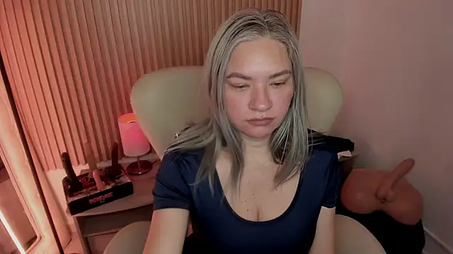 MarianL0ve online show from March 20, 10:43 am