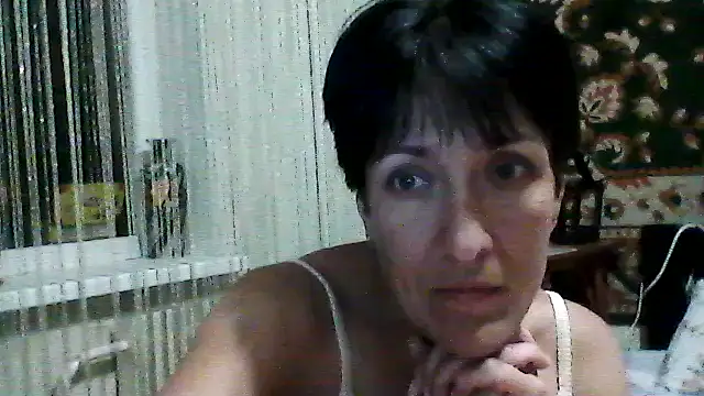 SunnyAmorre online show from July 8, 9:15 pm