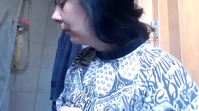 Snapshot of LaraLoviaAndFriends chatting on March 8, 12:41 pm LaraLoviaAndFriends online show from March 8, 12:41 pm