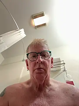 jck1m0t online show from June 15, 3:18 am