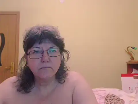 Snapshot of HugeTits chatting on December 30, 3:25 am HugeTits online show from December 30, 3:25 am