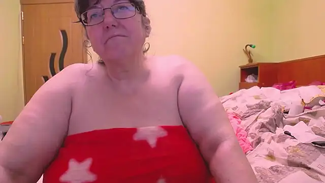 HugeTits online show from April 1, 1:51 am
