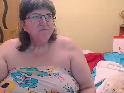 Snapshot of HugeTits chatting on December 10, 11:51 pm HugeTits online show from December 10, 11:51 pm