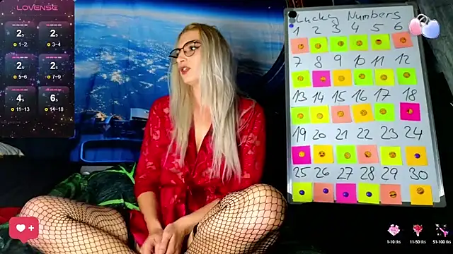 Snapshot of KittyMia chatting on March 19, 8:22 pm KittyMia online show from March 19, 8:22 pm