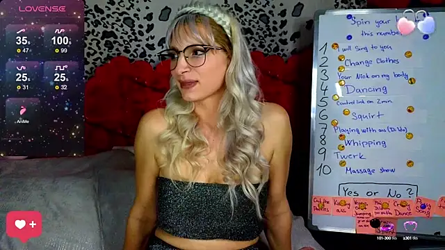 Snapshot of KittyMia chatting on February 7, 8:10 pm KittyMia online show from February 7, 8:10 pm