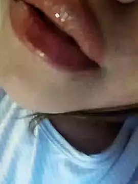 Snapshot of Srishtijain51 chatting on February 3, 5:14 pm Srishtijain51 online show from February 3, 5:14 pm