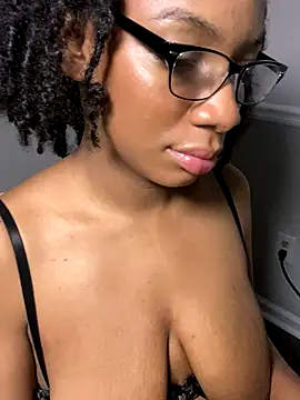 EatSweetMolly online show from September 29, 4:30 am