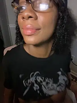 EatSweetMolly online show from September 28, 11:50 am