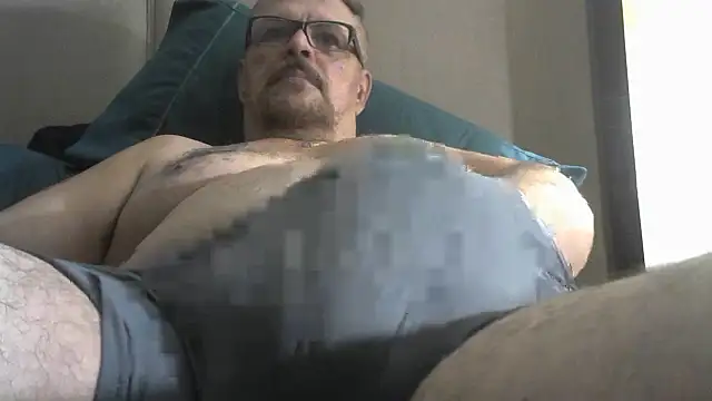 HungHugeMaxMagnummann online show from September 8, 9:25 pm