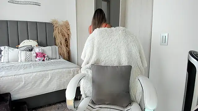 NatalieClark online show from April 17, 4:21 pm