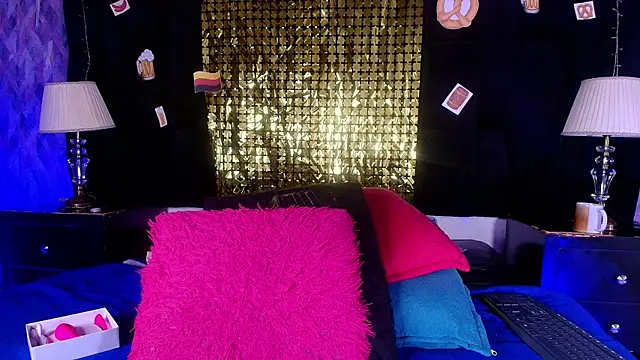 shelsyloreds online show from September 18, 11:57 am