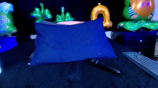 shelsyloreds online show from March 14, 3:03 pm