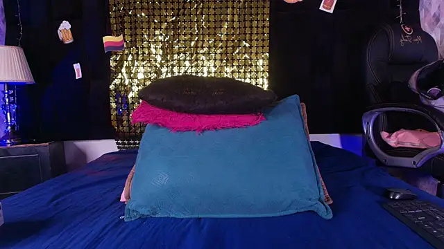 shelsyloreds online show from September 22, 12:00 pm