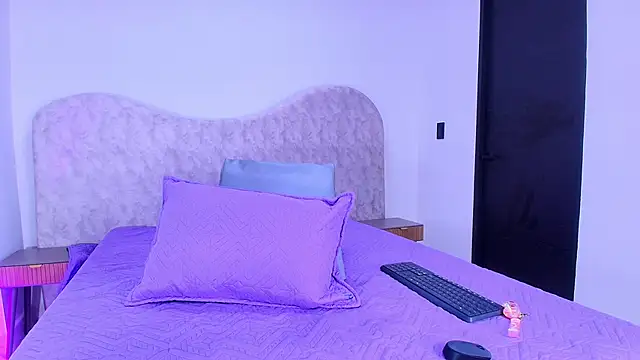 shelsyloreds online show from November 15, 11:58 am