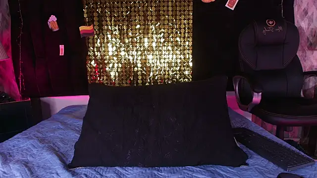 shelsyloreds online show from September 24, 12:00 pm