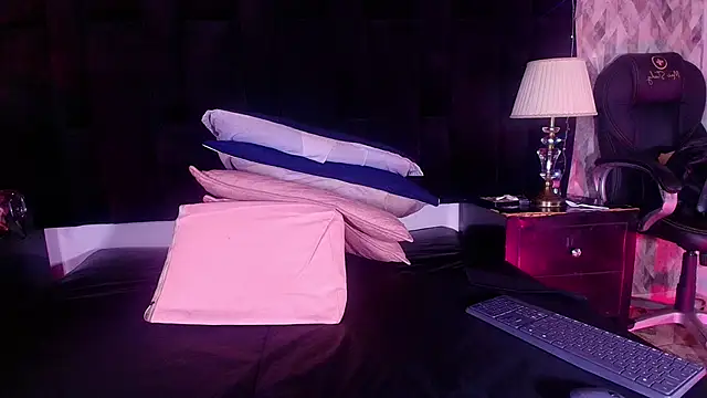 shelsyloreds online show from November 6, 11:58 am