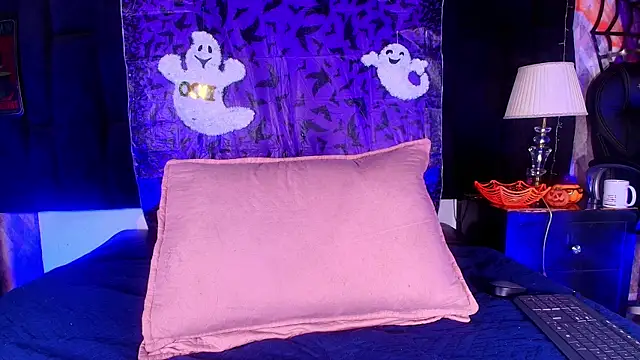 shelsyloreds online show from October 21, 11:53 am