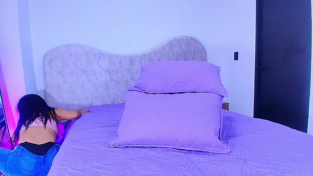 shelsyloreds online show from November 14, 12:09 pm