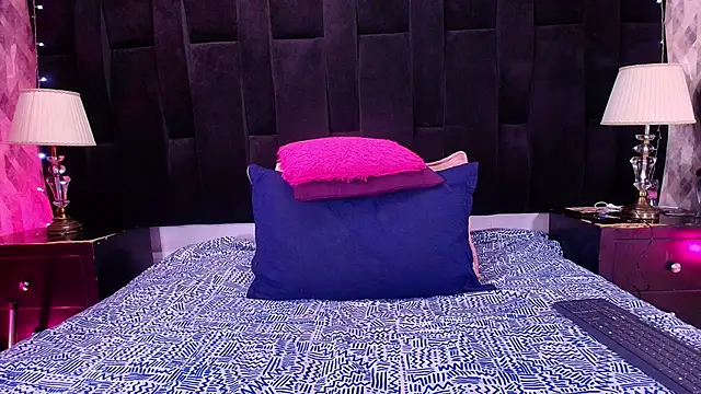 shelsyloreds online show from November 7, 11:59 am