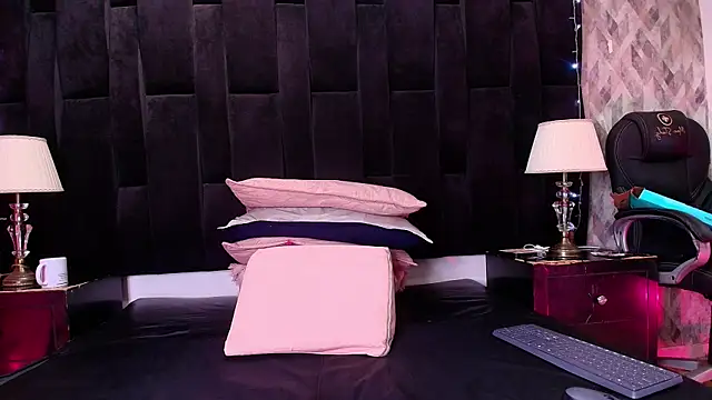 shelsyloreds online show from November 8, 11:58 am