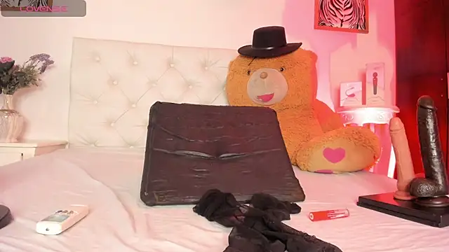 Sharon smiith online show from April 21, 11:44 pm